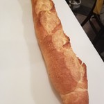 イタリアン酒場ナチュラ - フランスパン