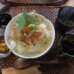 シーフロントダイニング 新豊 - まかない海鮮丼