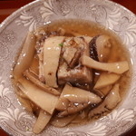 Chiso Kondou - 焼き胡麻豆腐の松茸餡かけ