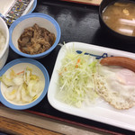 Matsuya - ソーセージエッグ定食410円