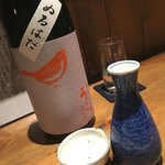 Teuchi Soba Yakko - 店主からぬる燗のおススメ。この銘柄でぬる燗押しの吟醸酒があるのは意外。