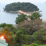 カフェ ラウンジ アンド バー アゼリア - テラス席から眺める竹島は絶景ですね