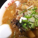 らーめん山桜桃 - 醤油ラーメンのアップ　【　２０１２年２月　】