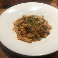 ピッツェリア&トラットリア ゴンゾ 目黒店 - 完熟トマトと国産牛のラグーフジッリ、1,200円