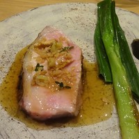 LURRA° - 5.麹漬けトトリコ豚、九条ねぎと黒にんにく
