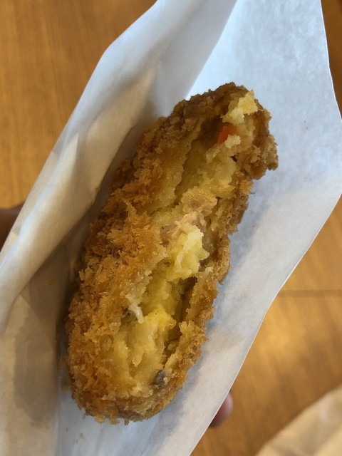 多めの肉で甘いじゃがいもが引き立つ旨さ コロッケ By Zaby 農家の息子 フライとキッチン 新千歳空港 デリカテッセン 食べログ 多めの肉で甘いじゃがいもが引き立つ旨さ コロッケ By Zaby 農家の息子 フライとキッチン 新千歳空港 デリカテッセン 食べログ