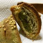 Pane Ho Maretta - クロワッサンの中に抹茶クリームとチョコとカスタード！