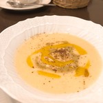 an umbrella - ジャガイモの温かいミネストラ　