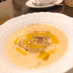 an umbrella - ジャガイモの温かいミネストラ　