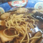 支那そば かつみ - 腰のある麺