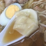 大勝軒 - レンゲのワンタン