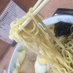 大勝軒 - 中細やや縮麺