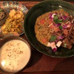 定食堂 金剛石 - 本日の定食 魯肉パリップ飯＋副菜＋大根スープ