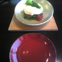 日本料理 子孫 - マグロに山芋と菜の花、食前酒