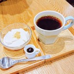 実身美 大手町店 - たんぽぽコーヒー&豆乳プリン