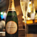 馬肉×ワイン 気まぐれバル 恵比寿 Whim - グラスシャンパーニュがローランペリエ!!