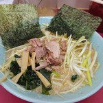 ラーメンショップ 牛久結束店 - 海苔をセットしてパシャリっと！