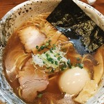 麺処 びぎ屋 - 醤油らーめん半熟味玉入り