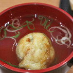 Naniwa No Takoyaki Manten - スープにつける