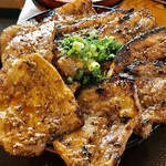 野さか - バラ＆ロース豚みそ丼(特盛)【料理】