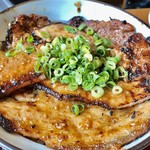 野さか - 去年食べましたバラ肉の味噌ぶた丼並【料理】