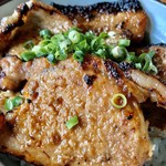 野さか - 去年食べましたロース肉の味噌ぶた丼並【料理】