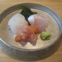 八ヶ岳 えさき - お造り（青森産ヒラメ、三陸産ワカメ、ヒラマサ、宮城産赤貝）