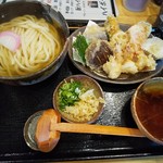 亀楽屋 - 料理写真:天ぷらうどん1,200円（税込）