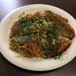 お好み焼き・鉄板焼き らっこ - 肉玉そば大葉トッピング