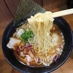 麺喰屋 澤 - 麺のリフトアップ