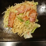 Okonomiyaki Kacchan - ベーコン塩ダレそば(出来上がり)