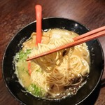 Mendokoro Do Dan - 麺のリフトアップ