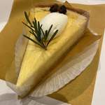 119049385 - タルト  オ フロマージュ