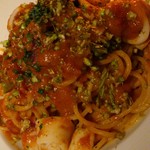 MALTA - 菜の花、ふきのとう、やりいかのトマトソースパスタ