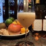 バー エグザゴーヌ - Ｒ1.11　林檎と薔薇のロングカクテル