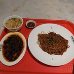 Lot 10 Hutong - 焼きそばみたいなのとチャーシューのセット(19-11)