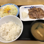 松屋 - 牛カルビ焼肉定食660円。