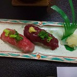 南平台温泉ホテル - 馬肉、牛肉の握り