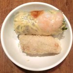 ベトナミーズ・シクロ 六本木 - 海老ワンタンのフォーとミニ豚角煮ご飯セット 1100円 の生春巻きと揚げ春巻き