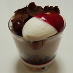 アンリシャルパンティエ - チョコレートがとろけるフォレ・ノワール（\525、2012年3月購入）