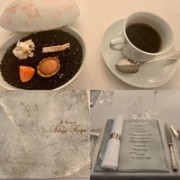 シンジコガ - ④黒いのはアーモンドで食べられるよ