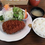 Grace - 特上ロースかつ定食　２２００円(税込)　ご飯の大盛はサービス。