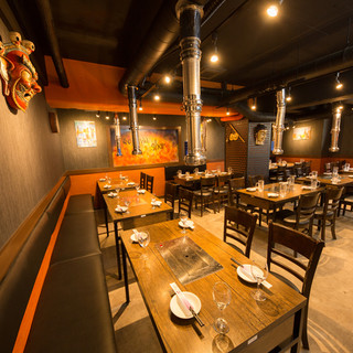 デザイナーズ空間でゆったり豪華なネパール料理を♪