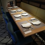 鎌倉グリル 洋食ビストロ - 8〜12名様用テーブル席
