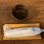 Hakushuu Teuchi Soba Kubota - お茶とおしぼり