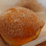 Liliha Bakery - マラサダのリリコイ味