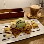 新小路カフェ - 新小路ワッフル＆カフェモカ