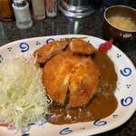 カレーとハンバーグの店　バーグ - 5種類のチーズカツカレー