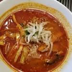 ぴょんぴょん舎 - ユッケジャン辛温麺