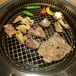 焼肉 ゴエモン - 豚ホルモン3点盛り 880円×2
